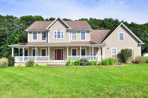15 Brightman Cir, South Windsor, CT 06074