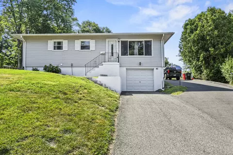 46 Applewood Dr, Meriden, CT 06450
