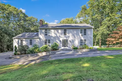 190 Thoreau Dr, Shelton, CT 06484