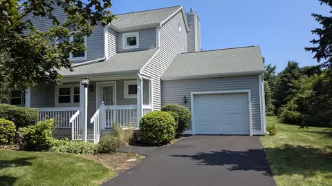102 Winslow Dr #102, Watertown, CT 06795