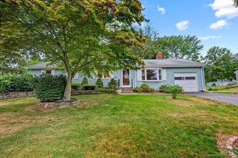 23 Nolan Dr, Bloomfield, CT 06002