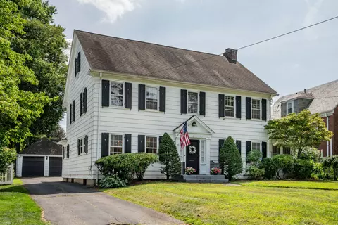 75 Bainbridge Rd, West Hartford, CT 06119