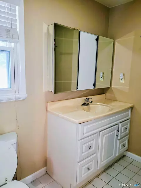 Bath - 137 Guinea Rd, Monroe, CT 06468 photo 3 of 4