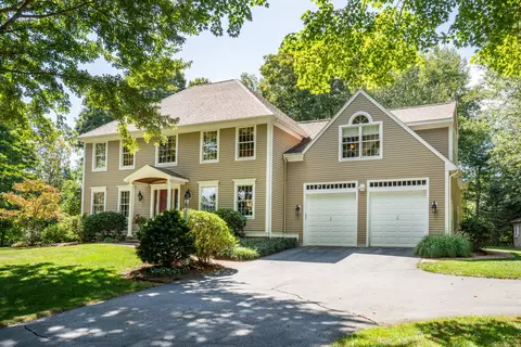 7 Zenith Ln, Glastonbury, CT 06033