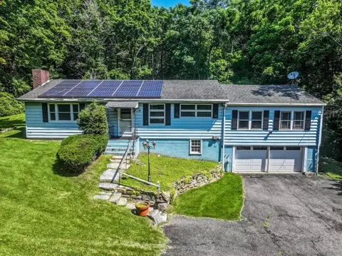 29 New Milford Rd W, Bridgewater, CT 06752