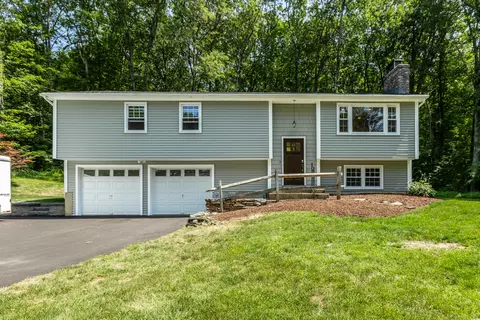 105 Burbank Rd, Ellington, CT 06029