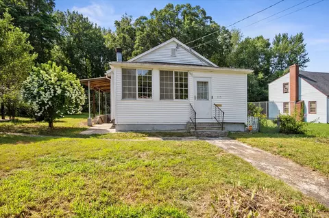 117 E Pershing St, Bloomfield, CT 06002