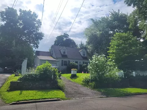 99 Woodbury Ave, Stamford, CT 06907