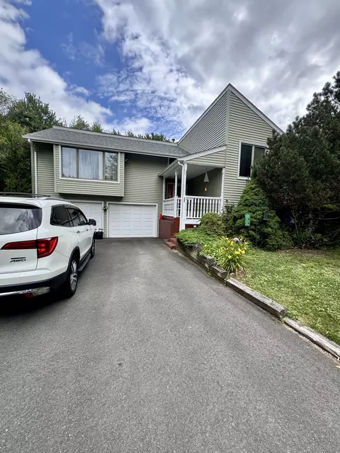 70 Regency Dr, Windsor, CT 06095