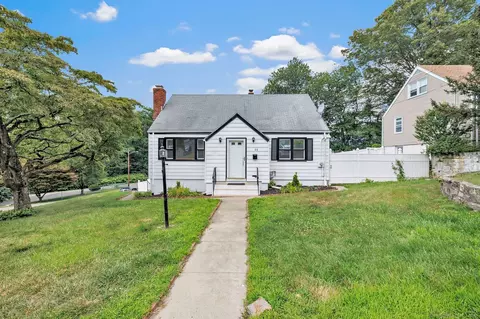 88 Plankton St, Bridgeport, CT 06606