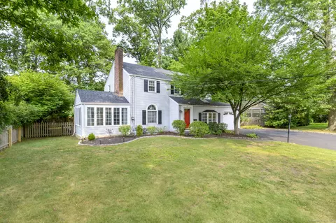 42 Fara Dr, Stamford, CT 06905