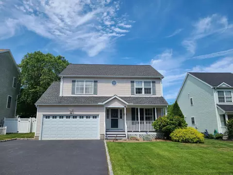 95 Baxter St, Stratford, CT 06615