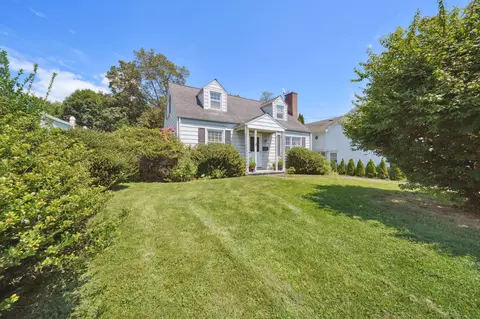 42 Sylvan Knoll Rd, Stamford, CT 06902