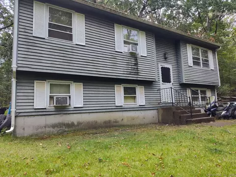 29 Mckay St, Norwich, CT 06360