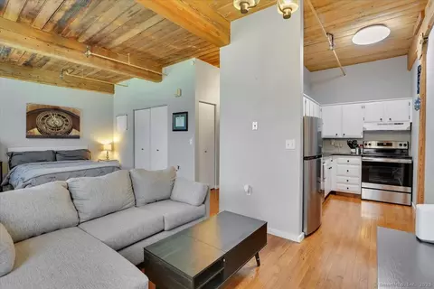 222 Williams St E #110, Glastonbury, CT 06033