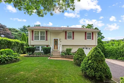 97 Celentano Dr, Naugatuck, CT 06770