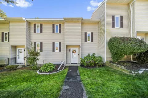 99 Spring Ln #99, Suffield, CT 06078