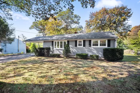 75 Kingswood Ln, Wolcott, CT 06716
