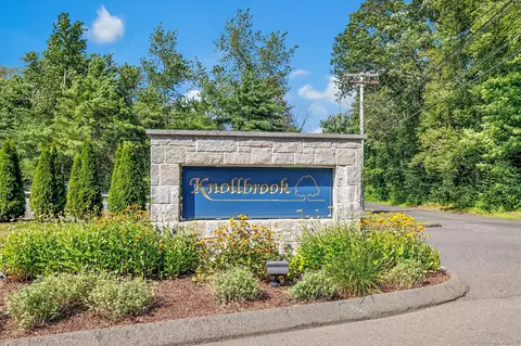 37 Ridgewood Ct #37, Shelton, CT 06484