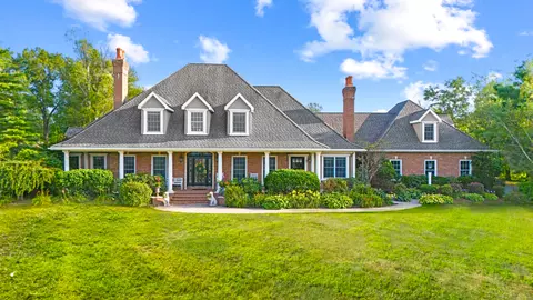 5 Valley View Ln, Burlington, CT 06013