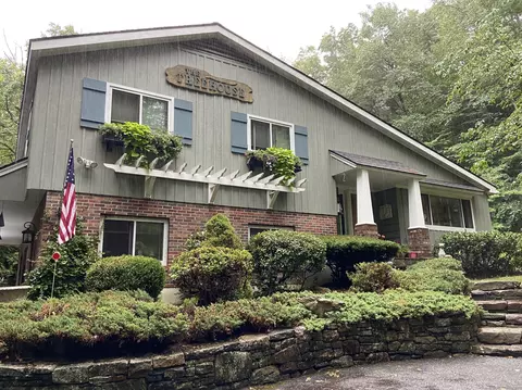 70 Lair Rd, New Hartford, CT 06057