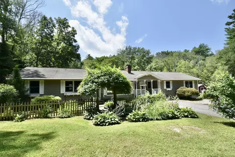 240 Ravenelle Rd, North Grosvenor Dale, CT 06255