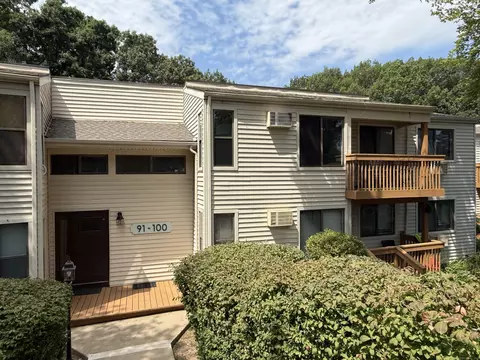 92 Woodland Dr #92, Cromwell, CT 06416