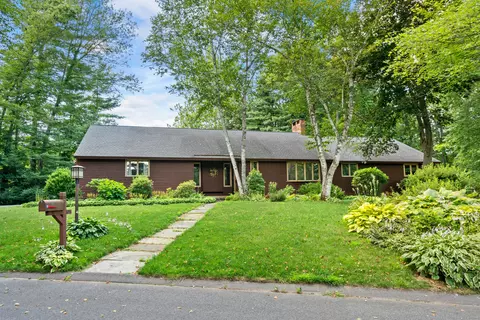 22 Brookside Dr, Suffield, CT 06078