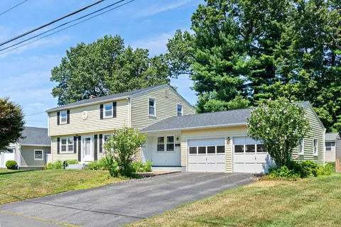 27 Circle Dr, Enfield, CT 06082