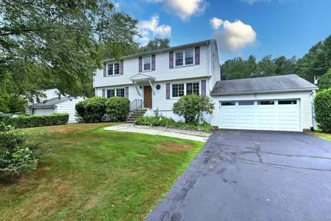 44 Laura Rd, Hamden, CT 06514