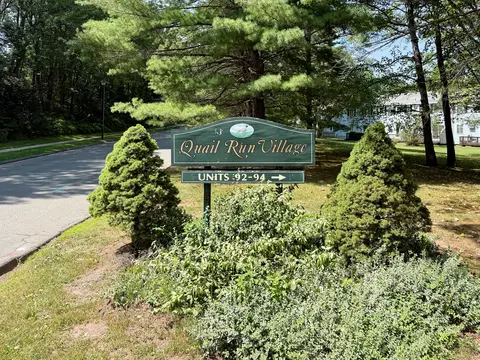 94 Cynthia Ln #D4, Middletown, CT 06457