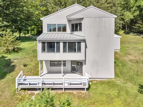 54 Barnes Hill Rd, Burlington, CT 06013