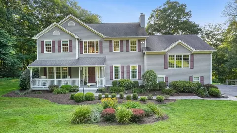 32 Pine Tree Hill Rd, Newtown, CT 06470