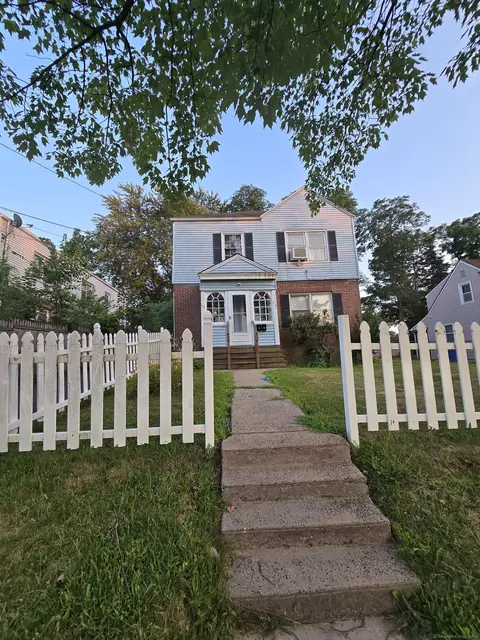 157 Pembroke St, Hartford, CT 06112