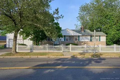 25 Lawncrest Rd, New Haven, CT 06515