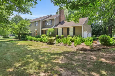 295 Hotchkiss Rdg, Cheshire, CT 06410