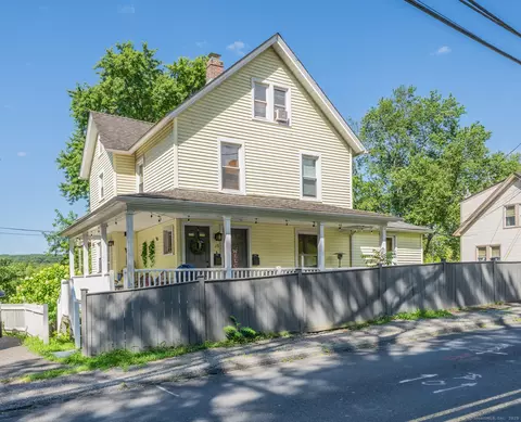 15 Wellsville Ave, New Milford, CT 06776