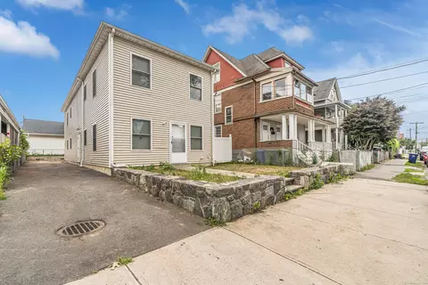 196 5th St, Bridgeport, CT 06607