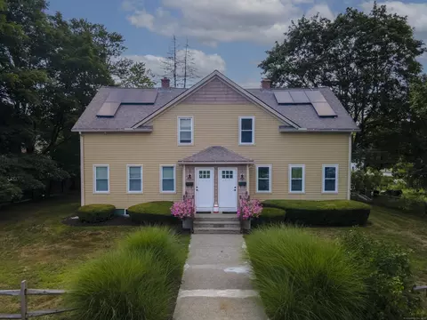 1 6th St, Plainfield, CT 06374