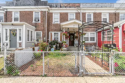 223 Remington St, Bridgeport, CT 06610
