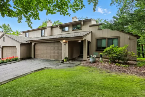 6 Redwood Ln #6, Avon, CT 06001