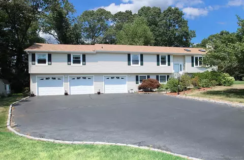 39 Wood Chase Ln, North Branford, CT 06471