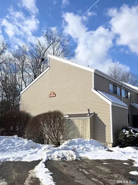 51 Brook St #6A, Naugatuck, CT 06770