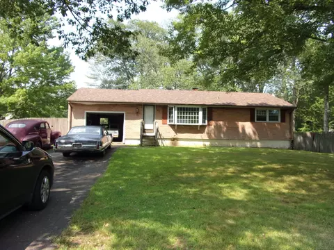 22 Jasmine Ln, Wolcott, CT 06716
