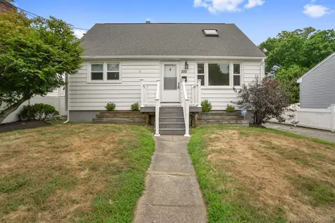 200 Stratfield Pl, Bridgeport, CT 06606