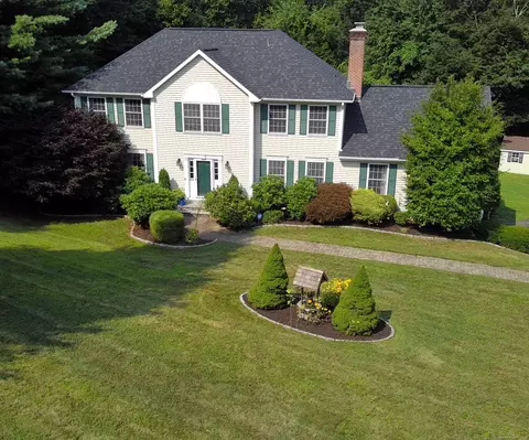 6 Shadow Ridge Cir, Newtown, CT 06470