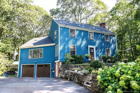 131 Round Lake Rd, Ridgefield, CT 06877