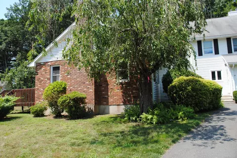 51 Oldefield Farms #51, Enfield, CT 06082