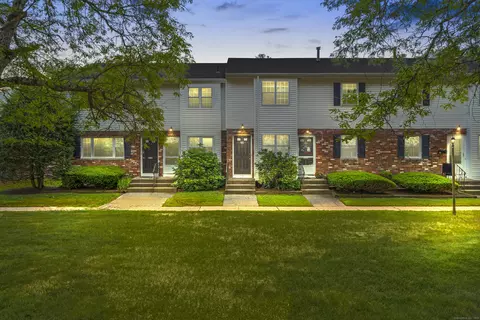 5 Bradley Cir #F5, Enfield, CT 06082