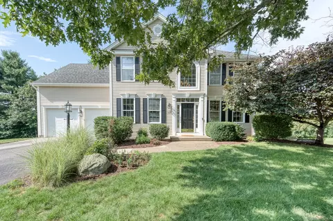 125 Shelley Ln, Glastonbury, CT 06033